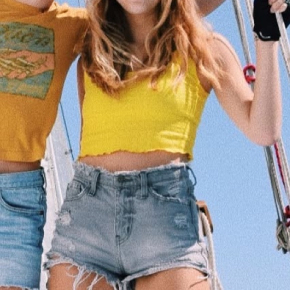 Yellow Ribbed Cropped Tank Top - Picture 5 of 5